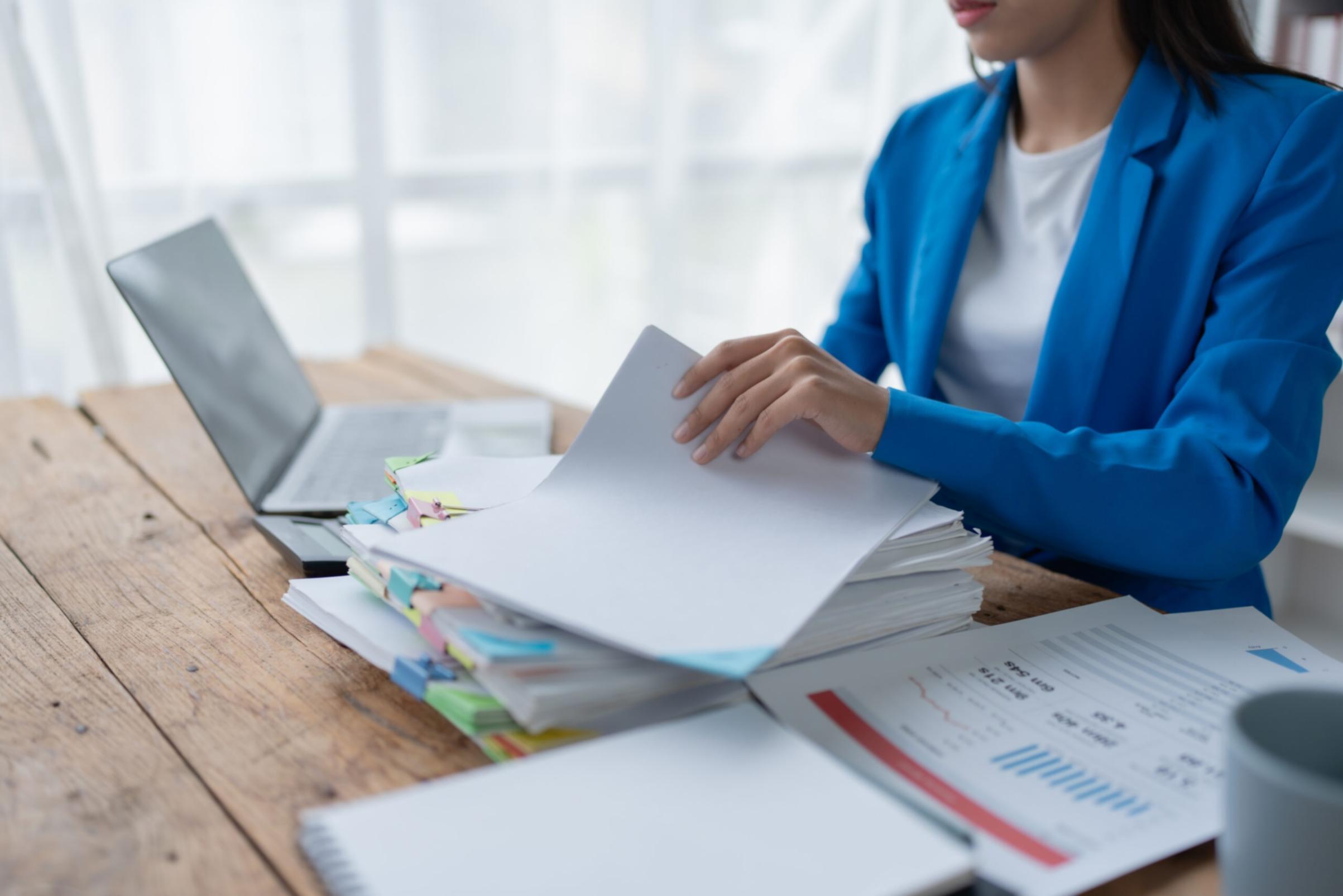 SEO analytics dashboard showing course performance metrics